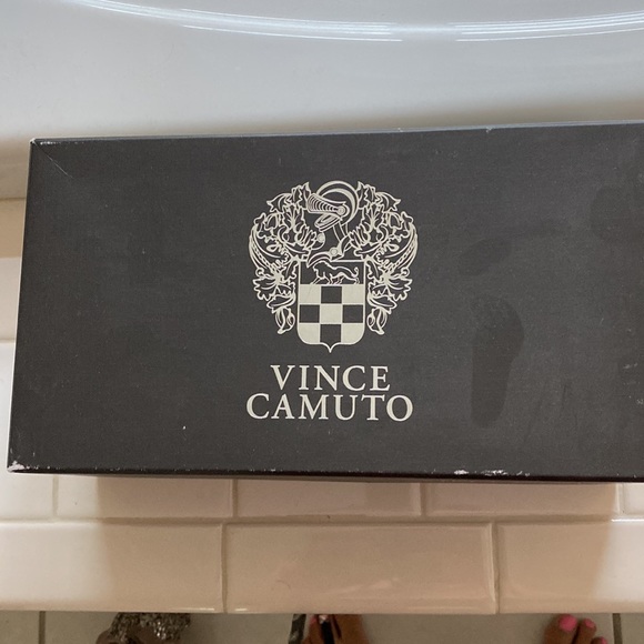 Vince Camuto sandals size 6 - Picture 3 of 6